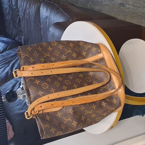 AUTHENTIC Louis Vuitton Bucket bag - Picture 2 of 13